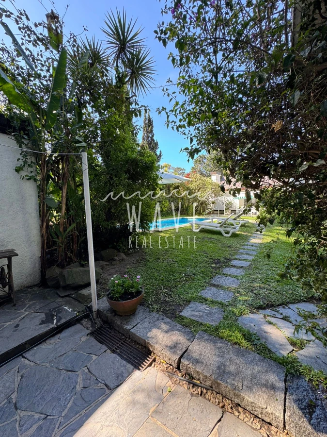 Casa ID.4536 - Venta espectacular casa 4 dormitorios, Cantegril , Punta del Este 