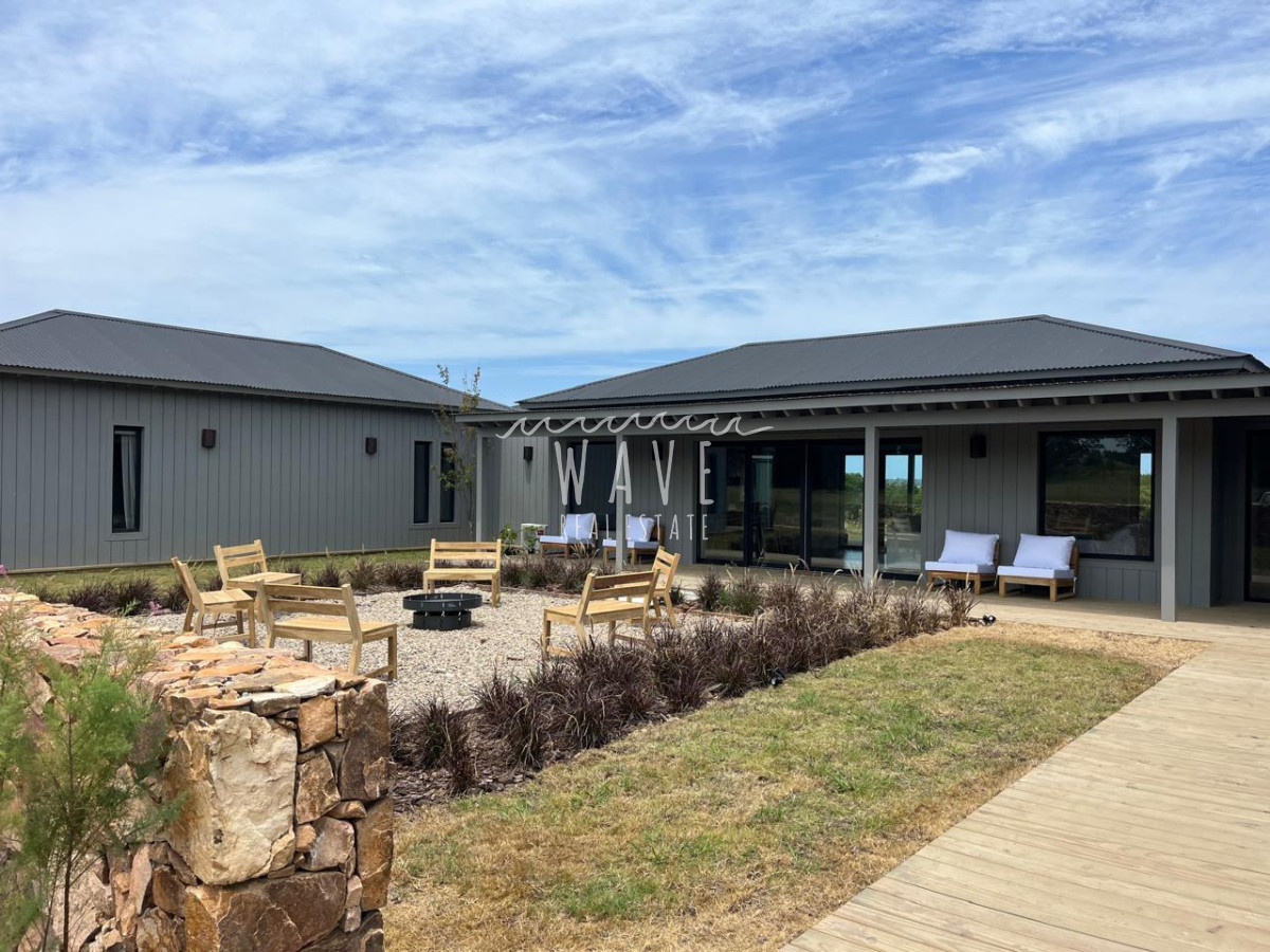 Casa ID.5412 - Venta Alquiler Casa 4 dormitorios y servicio Puerto Quetzal La barra