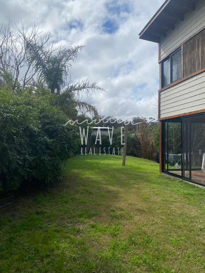 Casa ID.1633 - Alquiler de Verano, Casa de 2 dormitorios en Balneario Buenos Aires, 90 m2