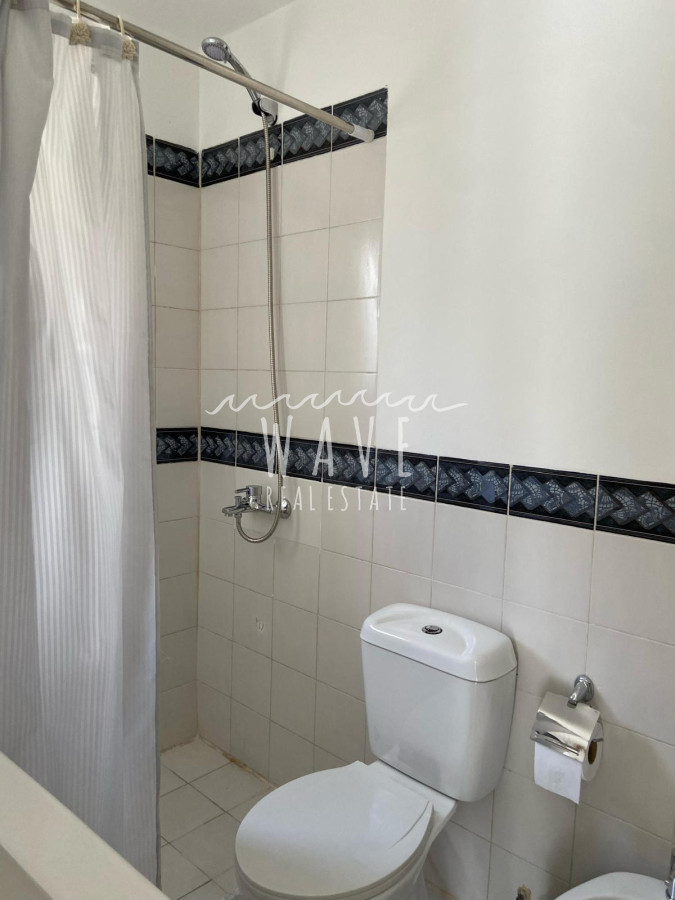 Casa ID.5036 - Alquiler de verano, Casa de 6 dormitorios en Balneario Buenos Aires, con piscina