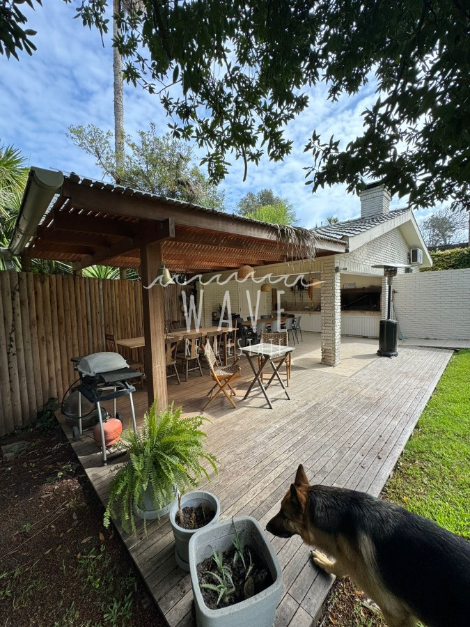 Casa ID.4484 - Brava, zona Torre del Agua, casa de 5 dormitorios y casa de huéspedes, en alquiler de verano