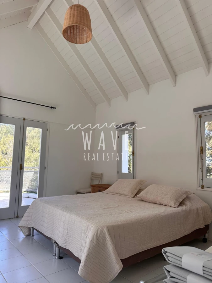 Casa ID.5036 - Venta de Casa de 6 dormitorios en Balneario Buenos Aires, con piscina