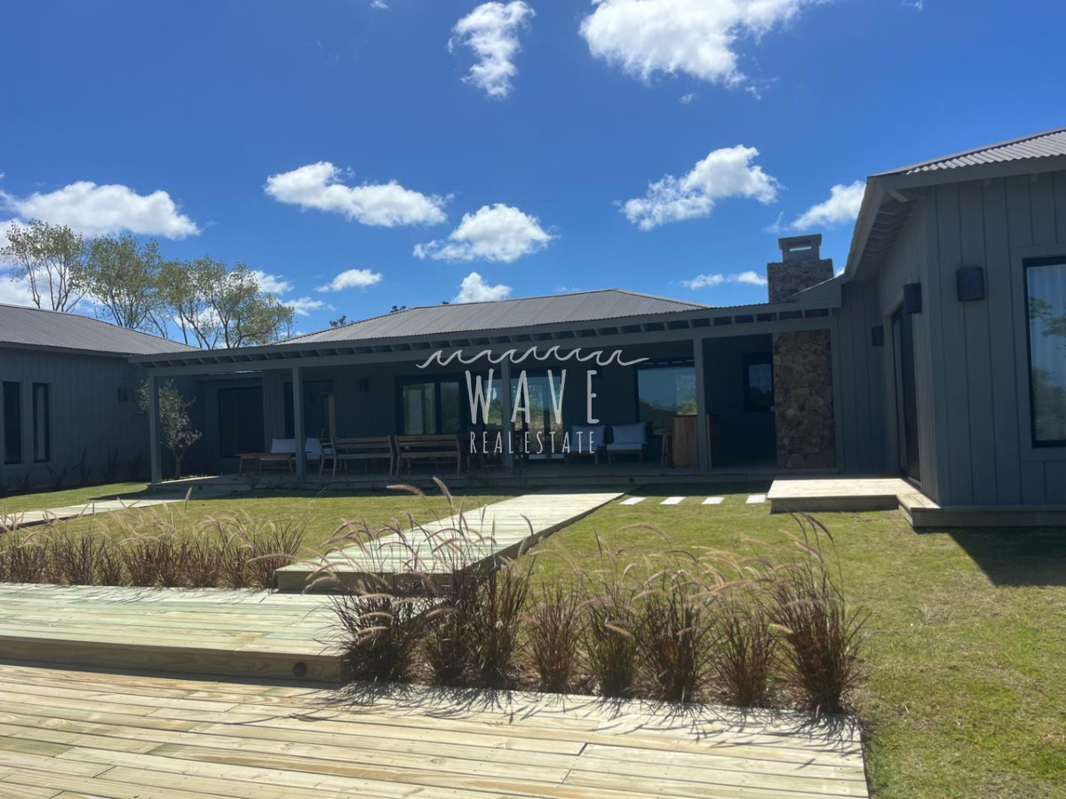 Casa ID.5412 - Venta Alquiler Casa 4 dormitorios y servicio Puerto Quetzal La barra