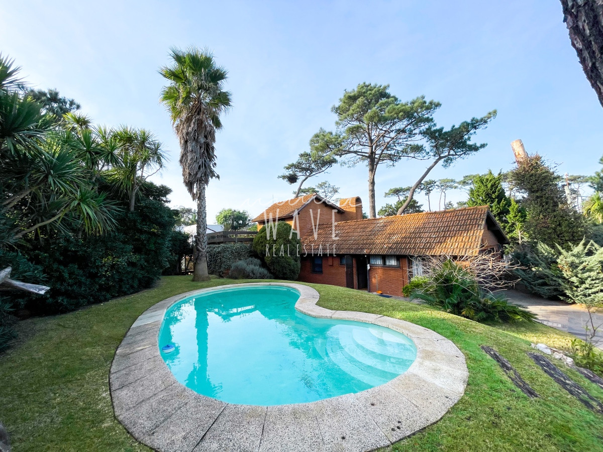 Casa ID.4349 - Alquiler y venta hermosa casa en playa mansa 