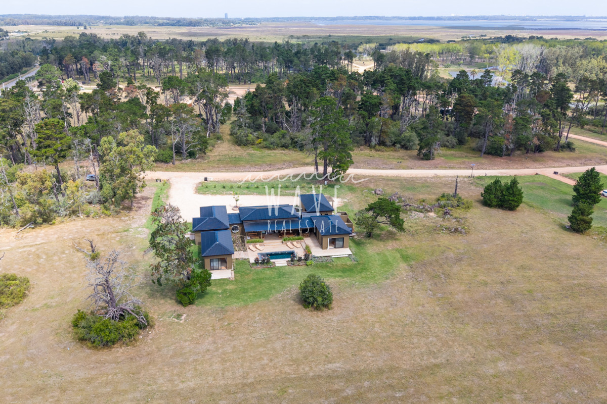 Casa ID.5413 - Venta Alquiler Casa 4 dormitorios Puerto Quetzal La Barra 