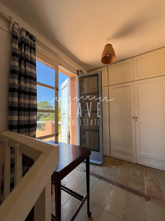 Casa ID.4227 - La Barra, Venta y Alquiler de Verano. Divina casa a 2 cuadras de Ruta 10. 3 dormitorios.