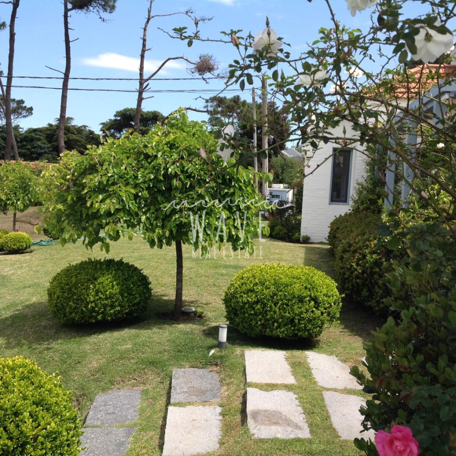 Casa ID.4877 - Casa en Venta en Punta del Este, 2 plantas en un terreno de 782 m2