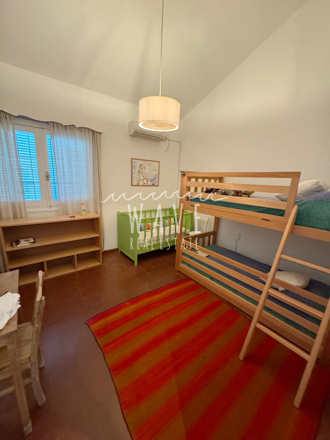 Casa ID.4878 - Casa a la Venta, con 5 dormitorios en Punta del Este