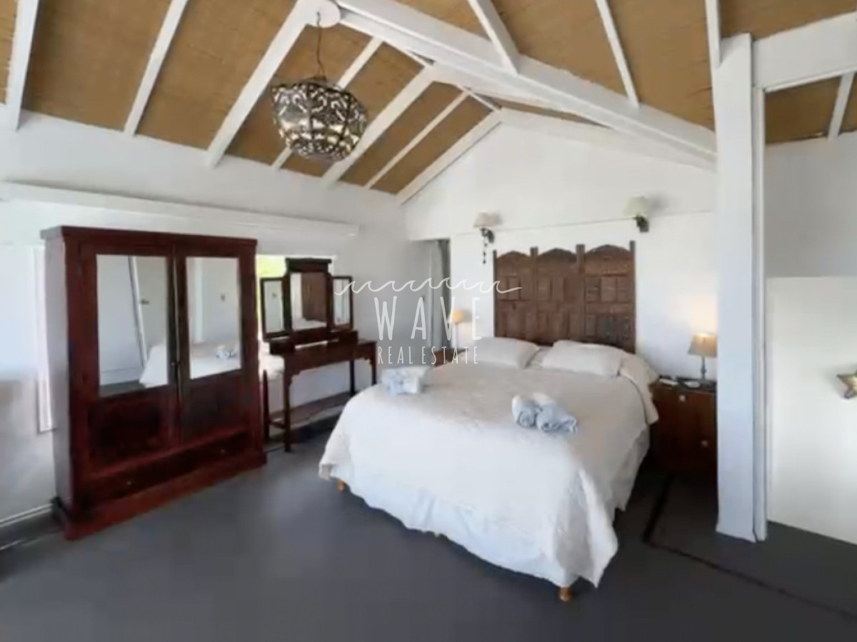 Casa ID.4975 - Venta de casa , con 4 dormitorios  en La Barra