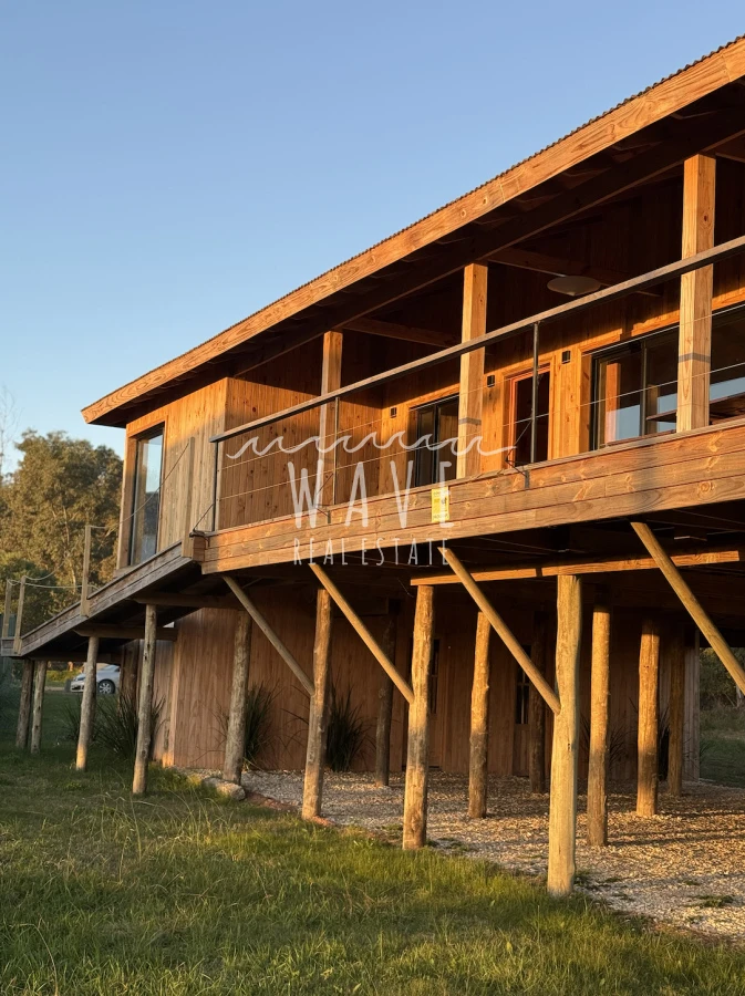 Casa ID.4902 - Venta de Casa , con 3 dormitorios en La Barra.