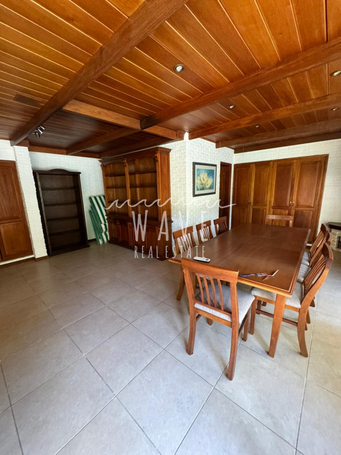 Casa ID.4608 - Mansa, Alquiler Temporada, 4 dormitorios, piscina climatizada. Disponible.