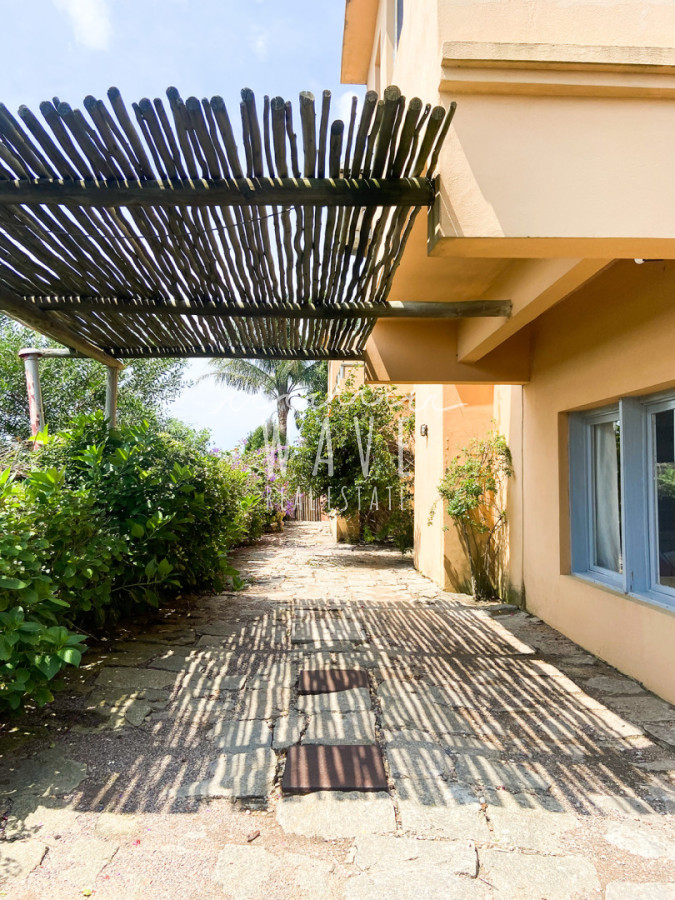 Casa ID.5179 - Venta de casa de 5 dormitorios en Punta Piedras, Manantiales