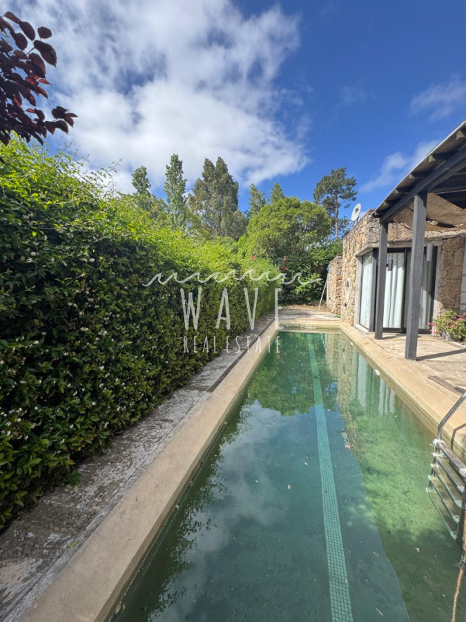 Casa ID.5443 - Venta de casa de 4 dormitorios en la venta en La Arbolada, Punta del Este