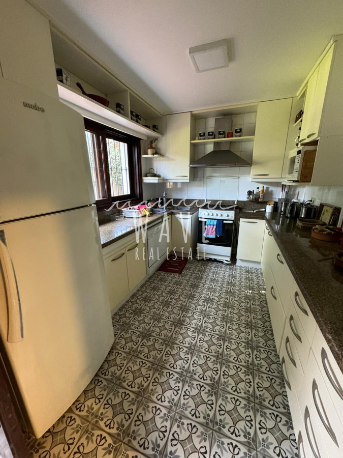 Casa ID.4608 - Mansa, Alquiler Temporada, 4 dormitorios, piscina climatizada. Disponible.
