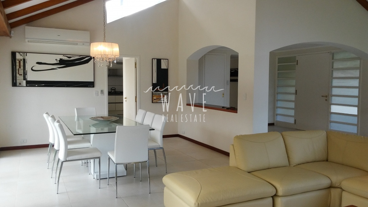 Casa ID.707 - Casa en Venta, Playa Mansa, Punta del Este, Uruguay.