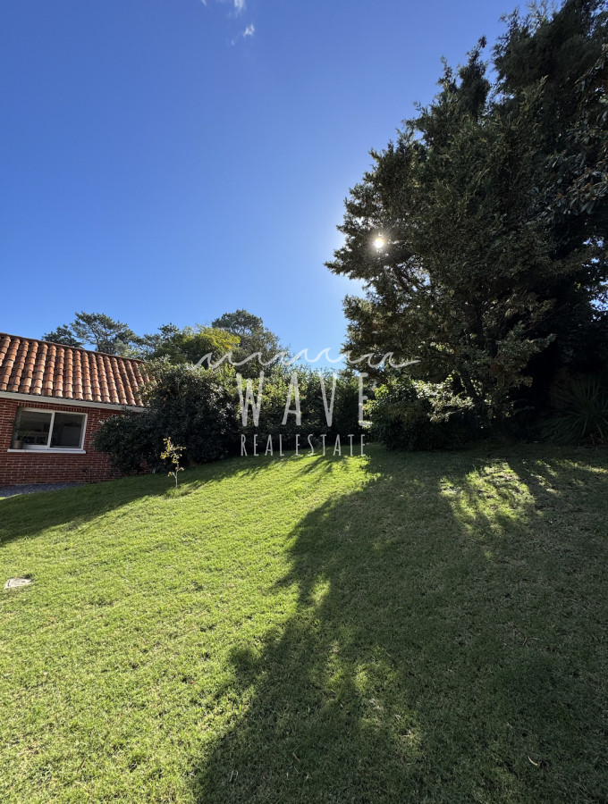 Casa ID.4878 - Casa a la Venta, con 5 dormitorios en Punta del Este