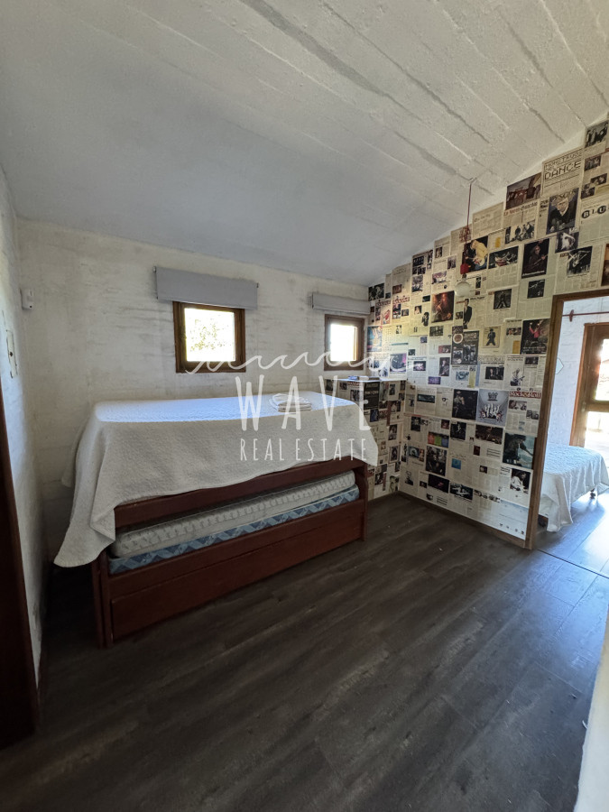 Casa ID.4964 - Venta, Casa de 4 dormitorios en Playa Mansa, con piscina y parrillero