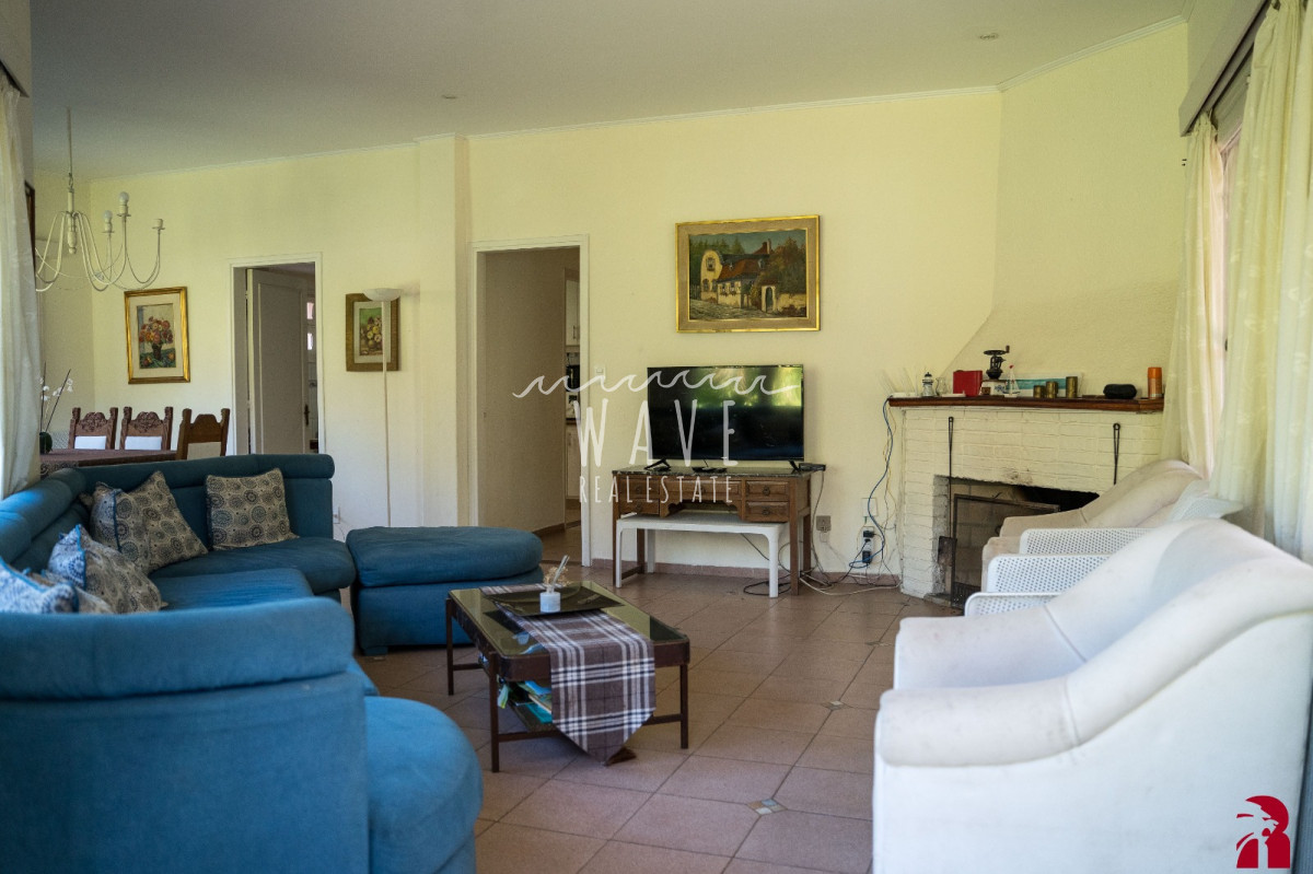 Casa ID.5308 - Venta de casa de 4 dormitorios + dep. en Cantegril, Punta del Este