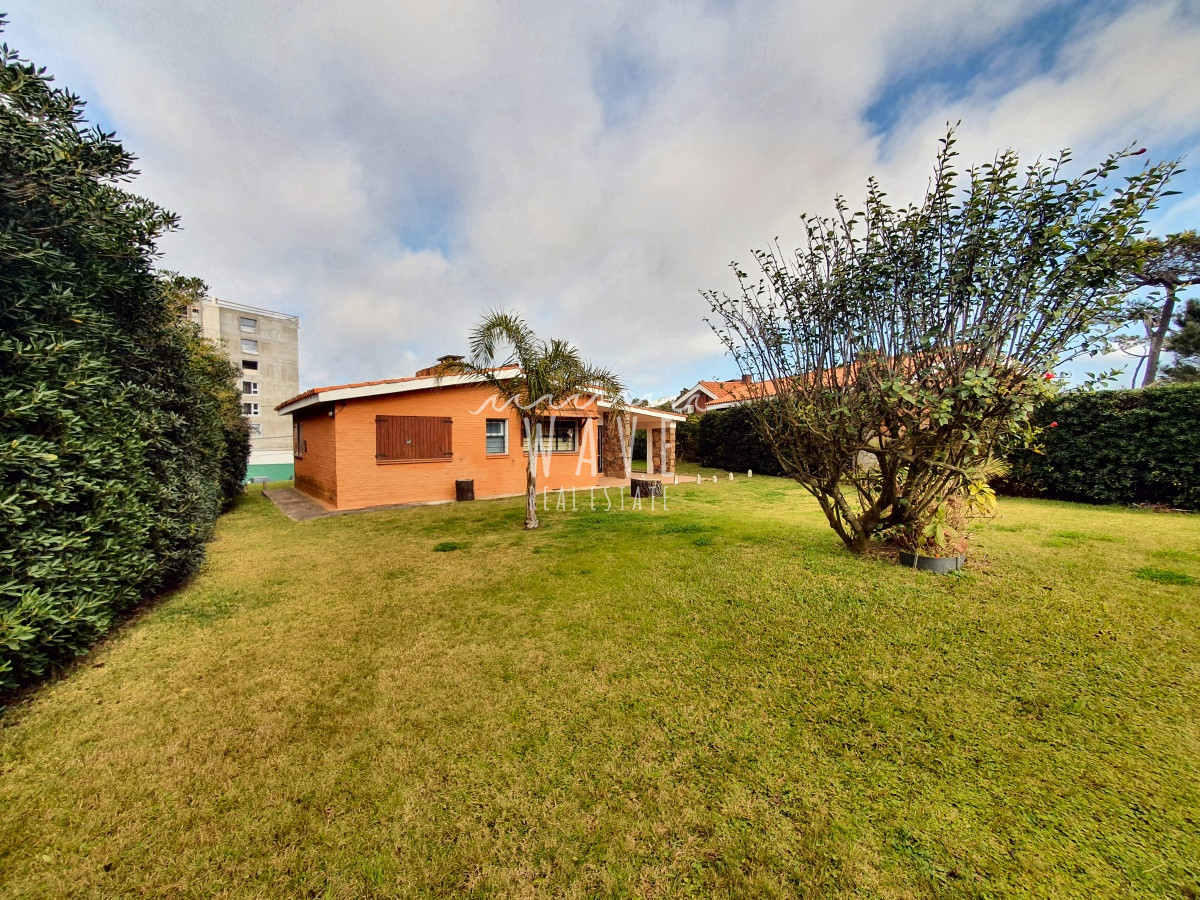 Casa ID.88 - Casa en Venta de 2 dormitorios más dormitorio de servicio en Mansa, Pinares