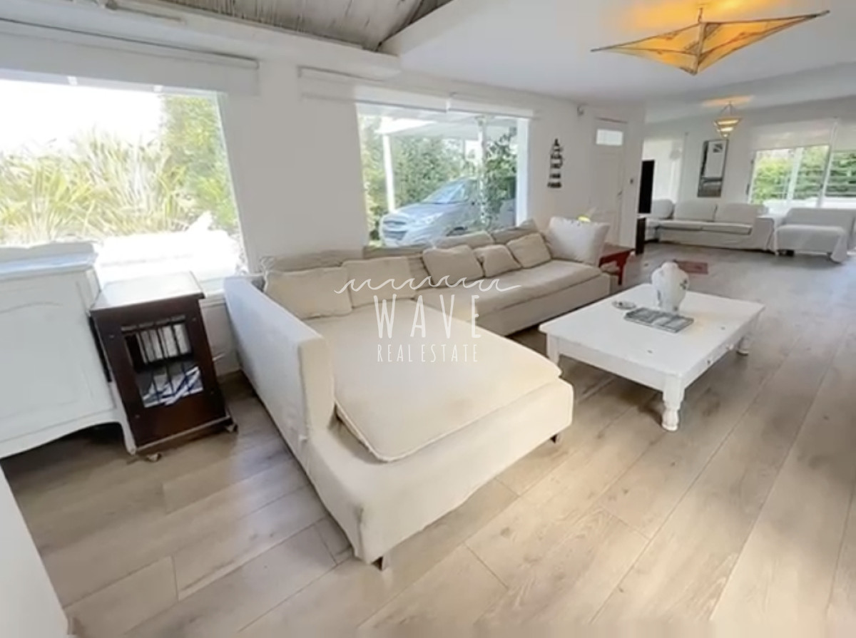 Casa ID.4975 - Venta de casa , con 4 dormitorios  en La Barra