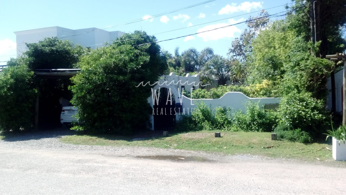 Casa ID.1040 - Alquiler Temporal La Barra, zona céntrica, a 1 cuadra Ruta 10, Ideal familias numerosas.