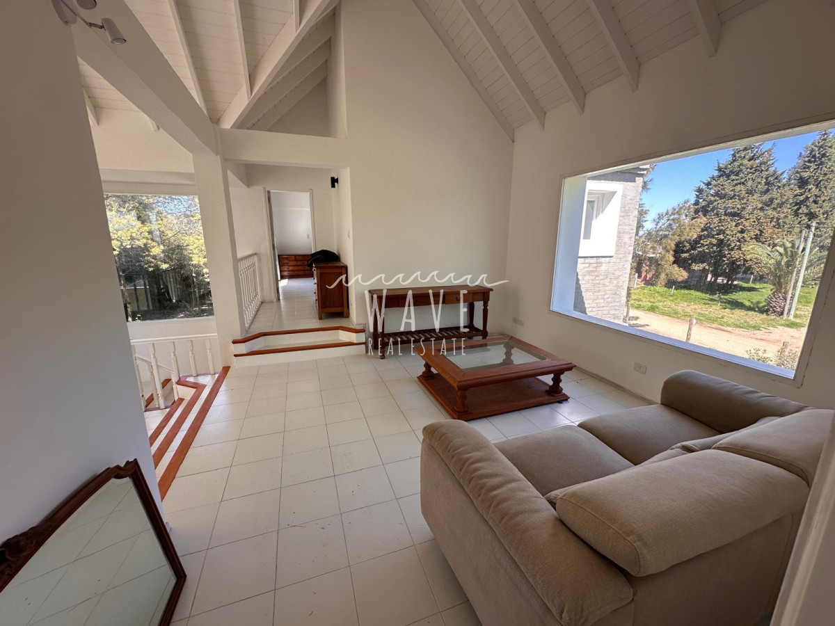 Casa ID.5036 - Alquiler de verano, Casa de 6 dormitorios en Balneario Buenos Aires, con piscina