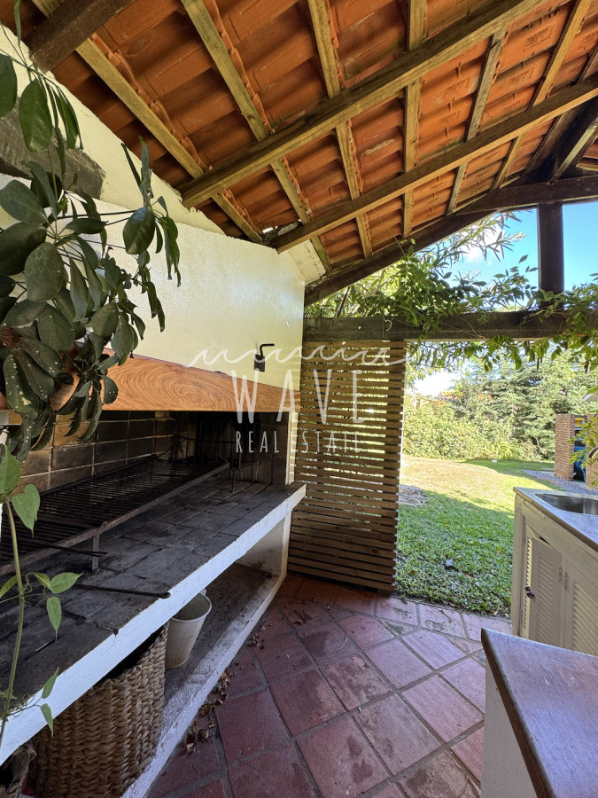 Casa ID.4878 - Casa a la Venta, con 5 dormitorios en Punta del Este
