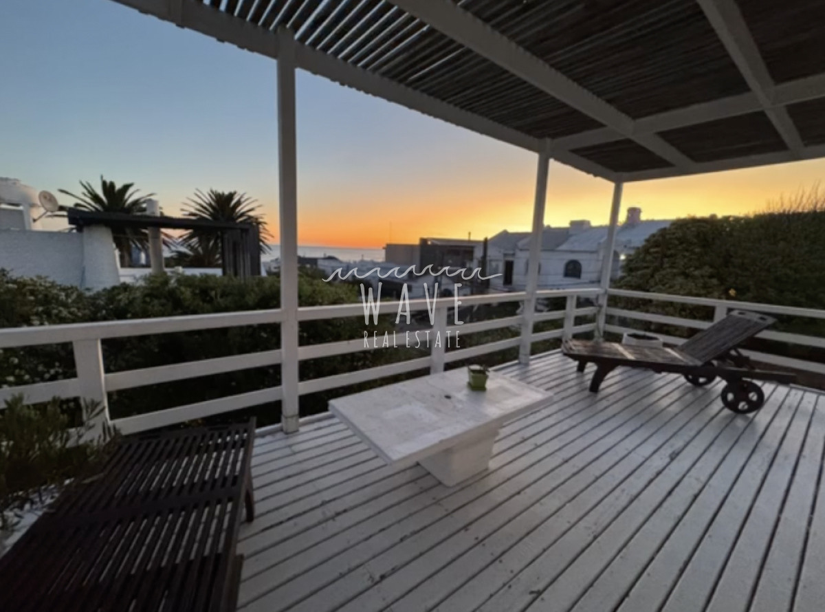 Casa ID.4975 - Venta de casa , con 4 dormitorios  en La Barra