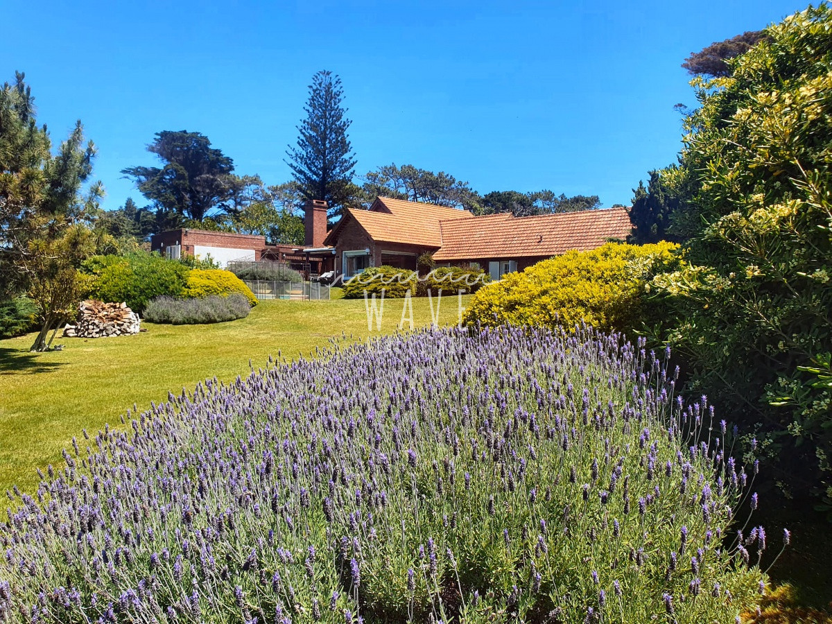 Casa ID.1393 - Venta de Casa de 6 dormitorios en San Rafael, Punta del Este.