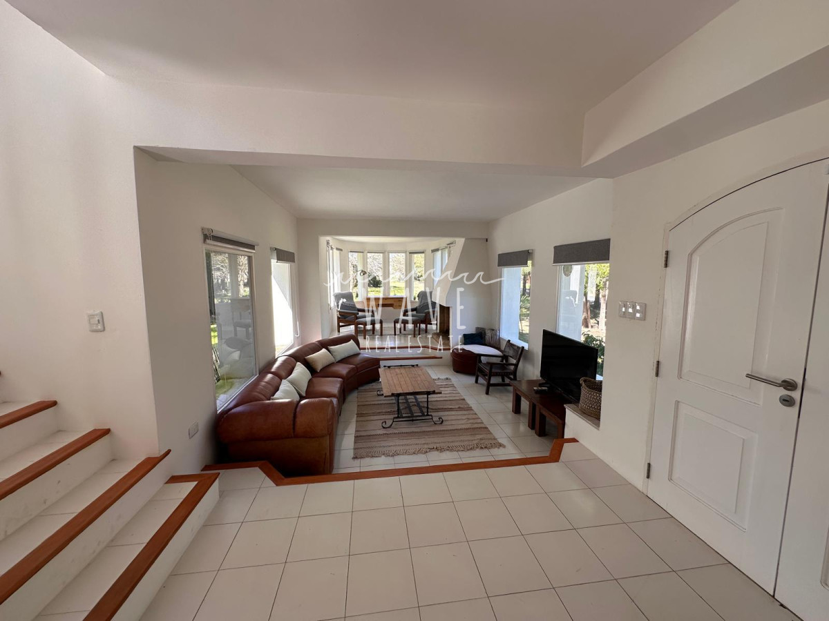 Casa ID.5036 - Alquiler de verano, Casa de 6 dormitorios en Balneario Buenos Aires, con piscina