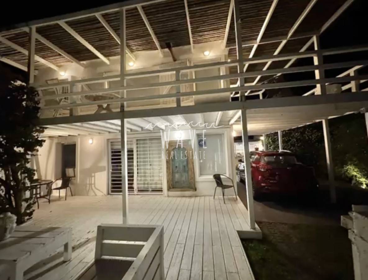 Casa ID.4975 - Venta de casa , con 4 dormitorios  en La Barra