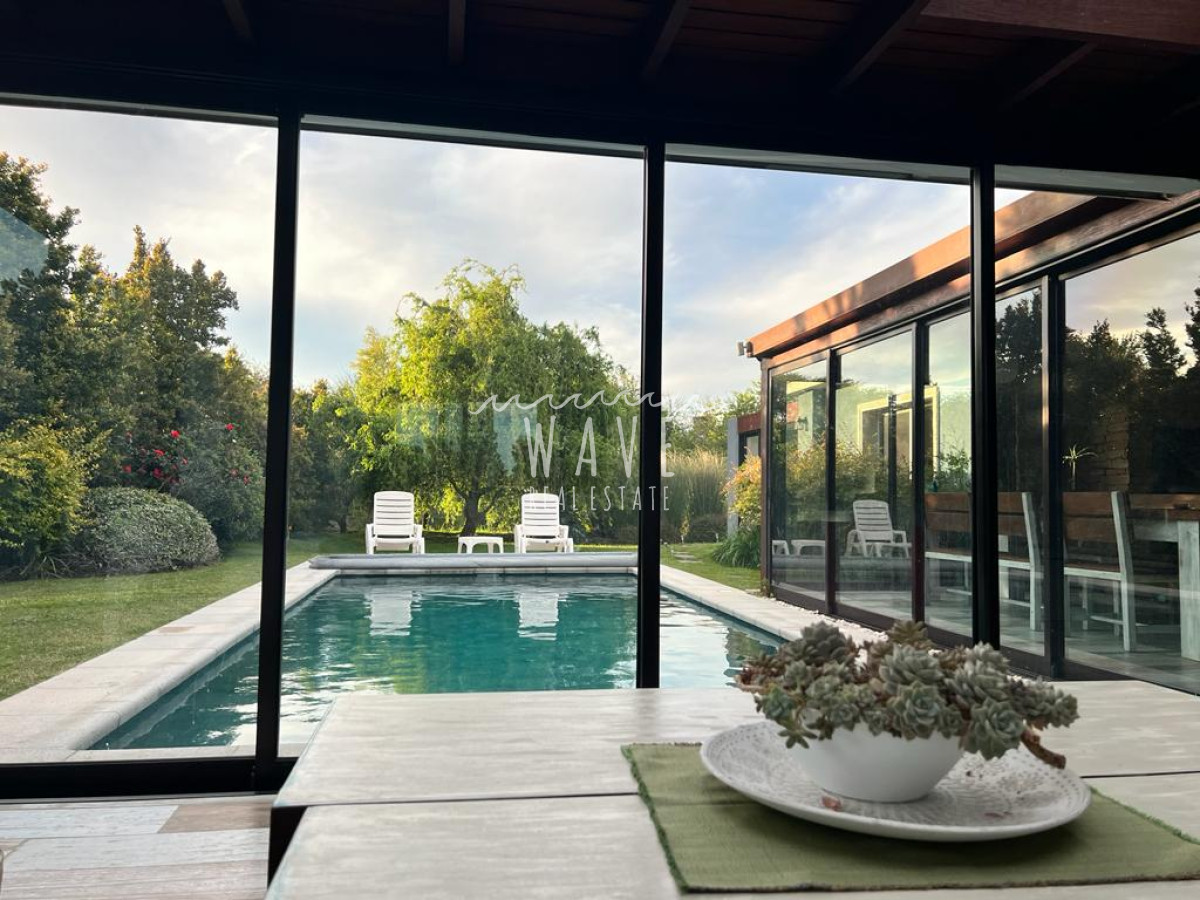 Casa ID.4759 - Venta de Casa en Viñedos de la Tahona, con 5 dormitorios y piscina