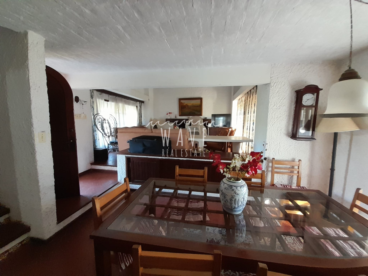 Casa ID.2120 - Casa de 3 dormitorios en Beverly Hills, Parada 8, Venta y Alquiler anual