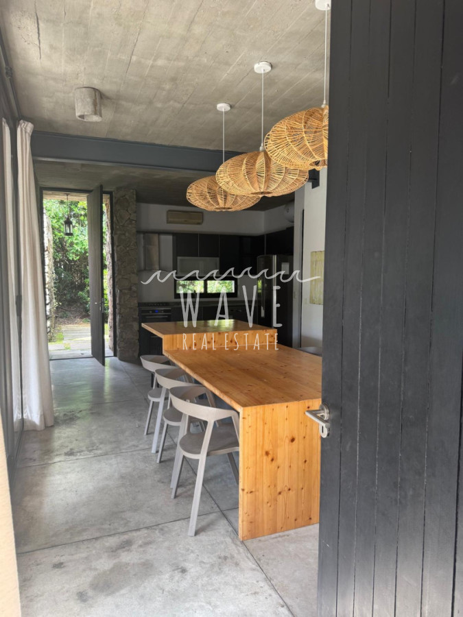 Casa ID.5443 - Venta de casa de 4 dormitorios en la venta en La Arbolada, Punta del Este