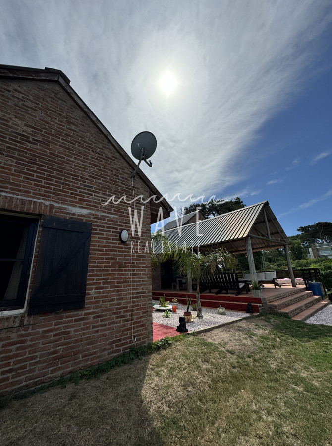 Casa ID.4052 - Venta de hermoso chalet, con 3 dormitorios en Montoya