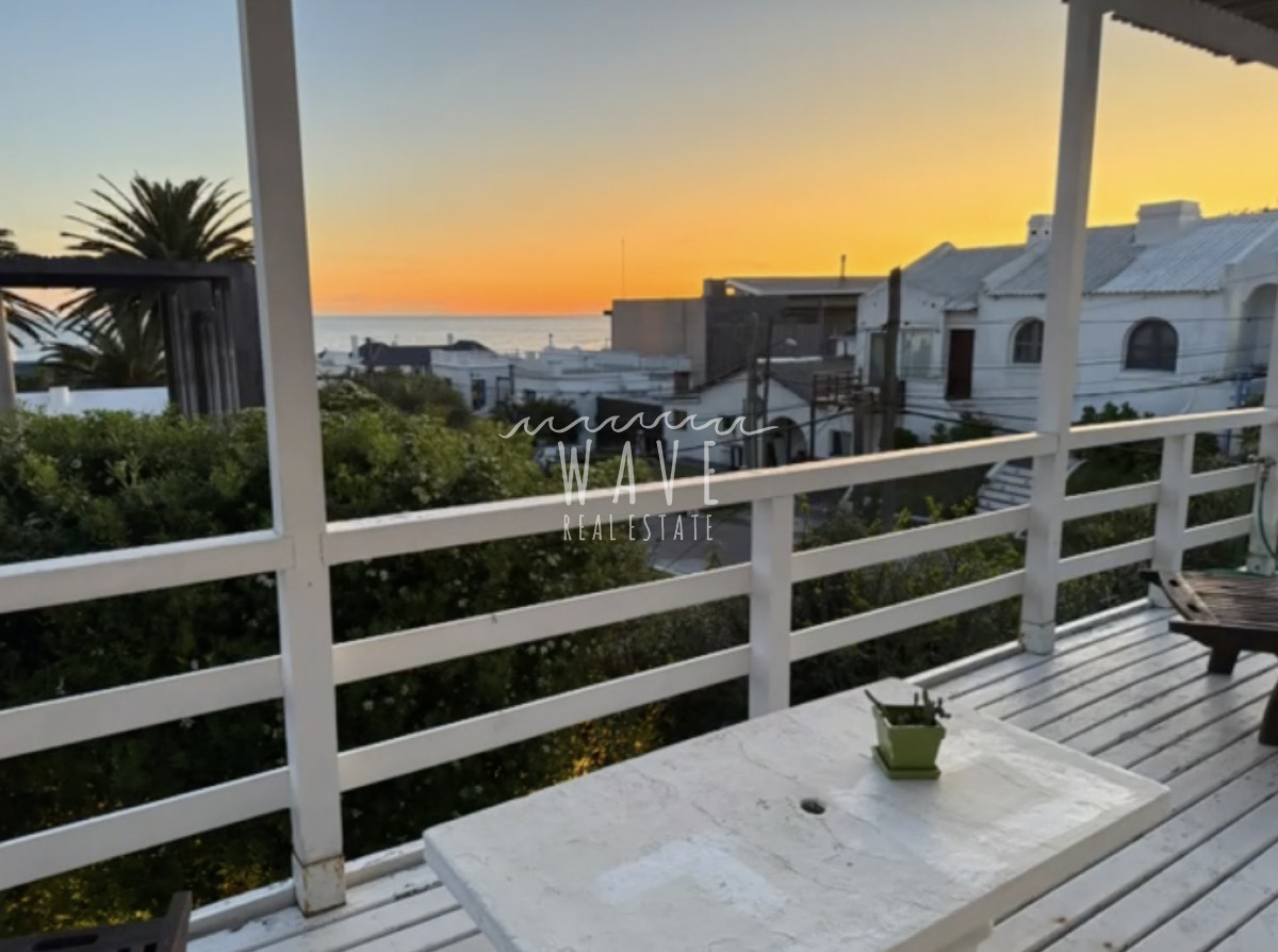 Casa ID.4975 - Venta de casa , con 4 dormitorios  en La Barra