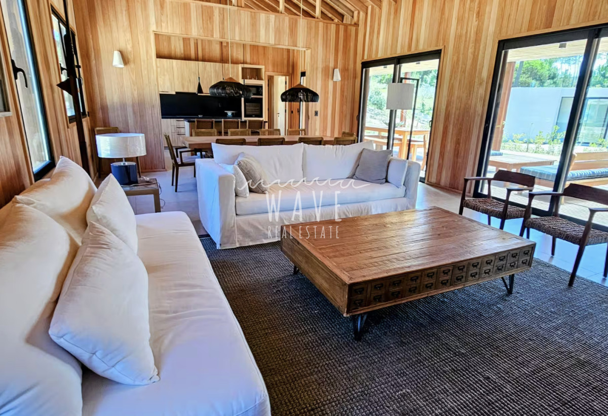 Casa ID.5561 - Casa de 4 dormitorios en Reserva Montoya 