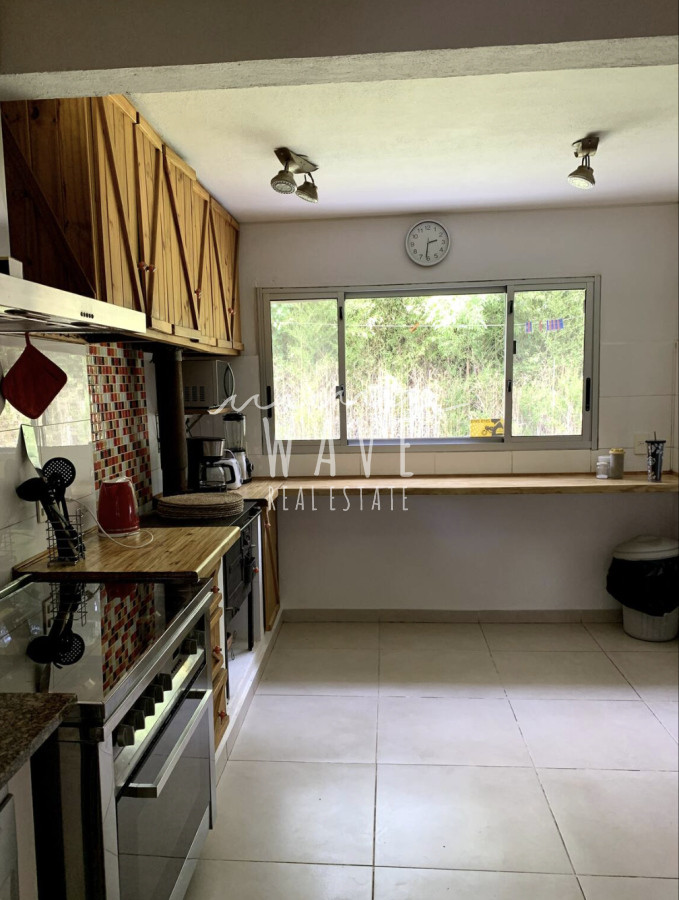 Casa ID.4716 - Venta de casa en El Tesoro,4 dormitorios y piscina.