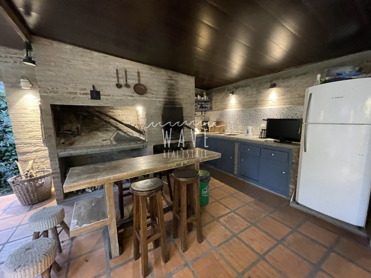 Casa ID.5057 - Hermoso chalet en playa mansa en alquiler de temporada 