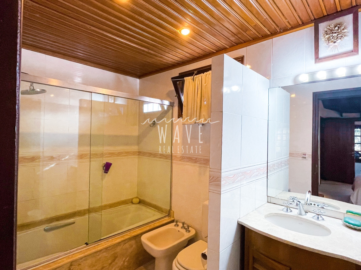Casa ID.4349 - Alquiler y venta hermosa casa en playa mansa 