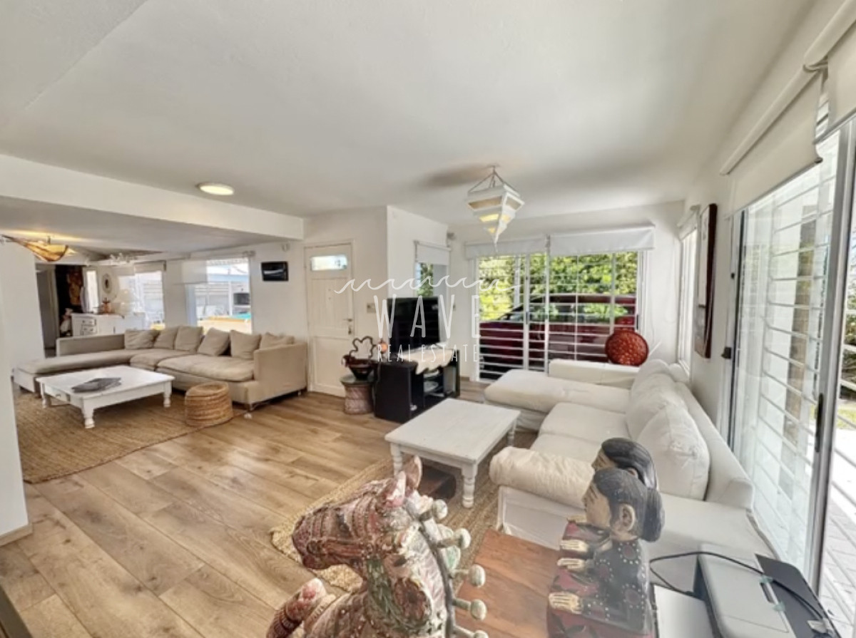 Casa ID.4975 - Venta de casa , con 4 dormitorios  en La Barra