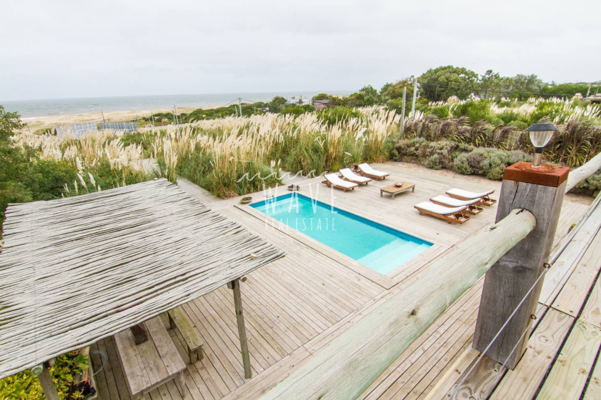 Casa ID.5179 - Venta de casa de 5 dormitorios en Punta Piedras, Manantiales