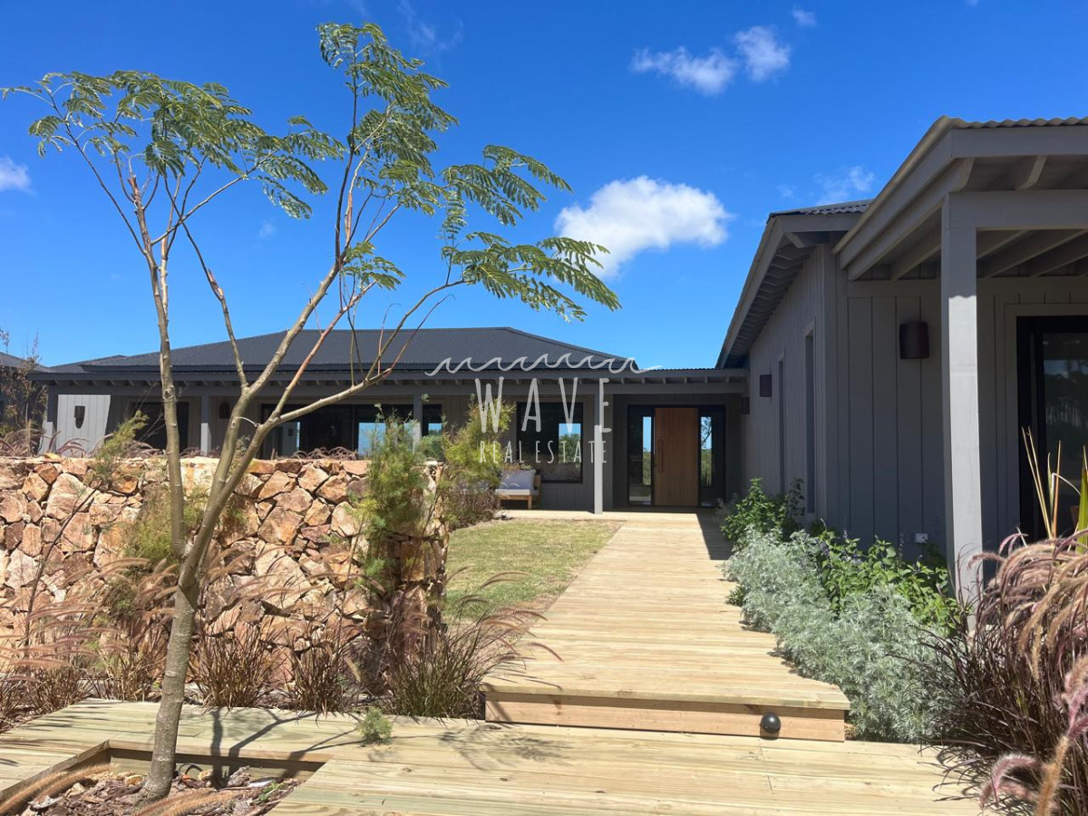 Casa ID.5412 - Venta Alquiler Casa 4 dormitorios y servicio Puerto Quetzal La barra