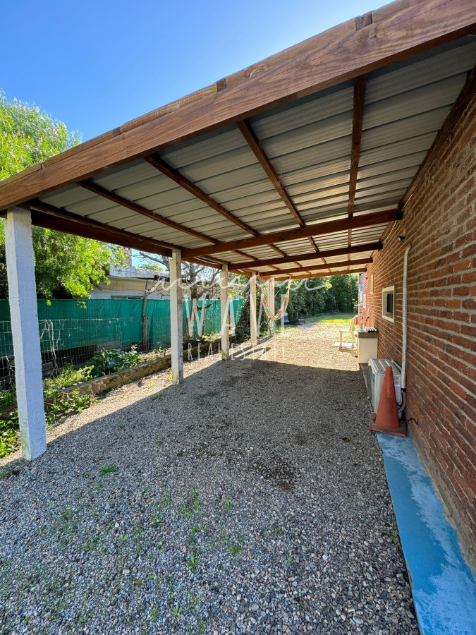 Casa ID.4730 - Alquiler Invernal, Casa en La Barra, 3 dormitorios, a solo dos cuadras del Arroyo