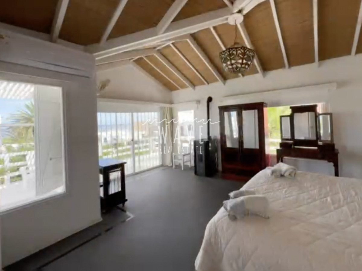 Casa ID.4975 - Venta de casa , con 4 dormitorios  en La Barra