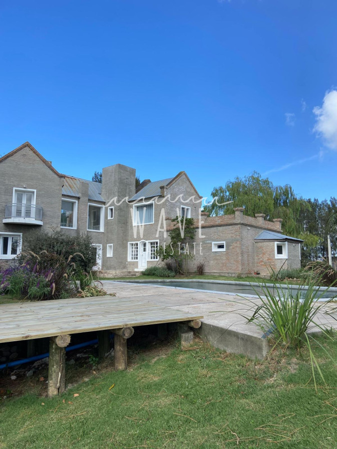 Casa ID.5036 - Alquiler de verano, Casa de 6 dormitorios en Balneario Buenos Aires, con piscina