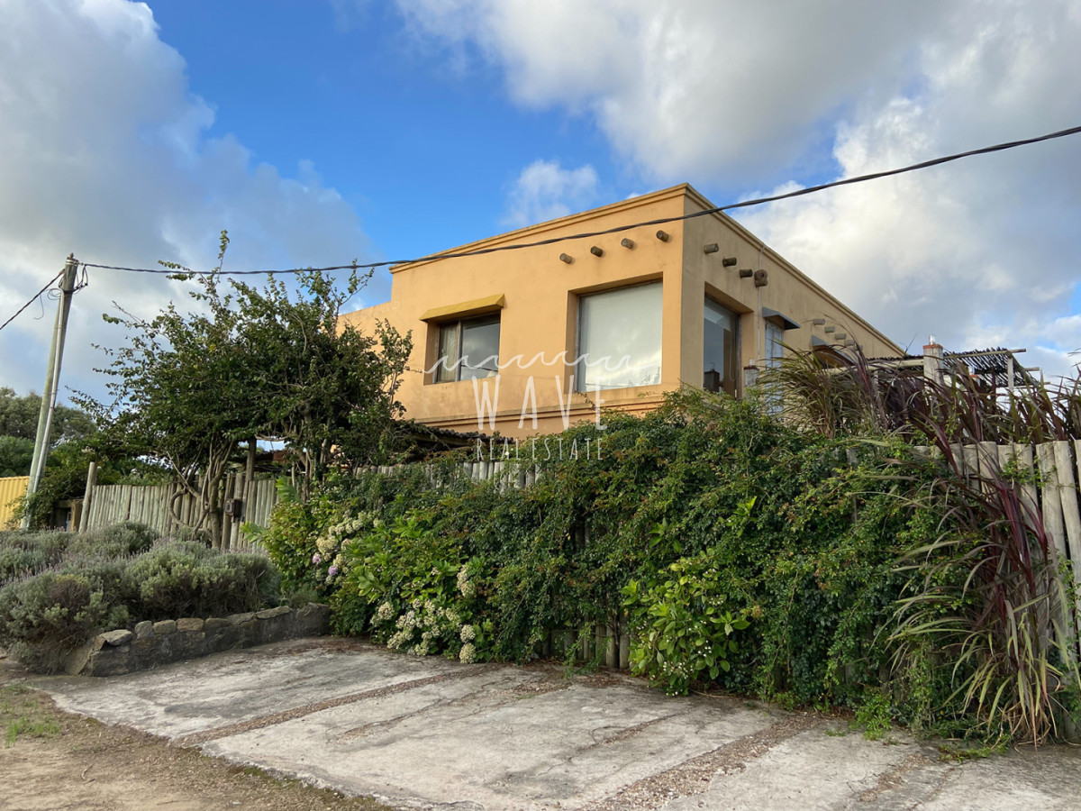 Casa ID.5179 - Venta de casa de 5 dormitorios en Punta Piedras, Manantiales