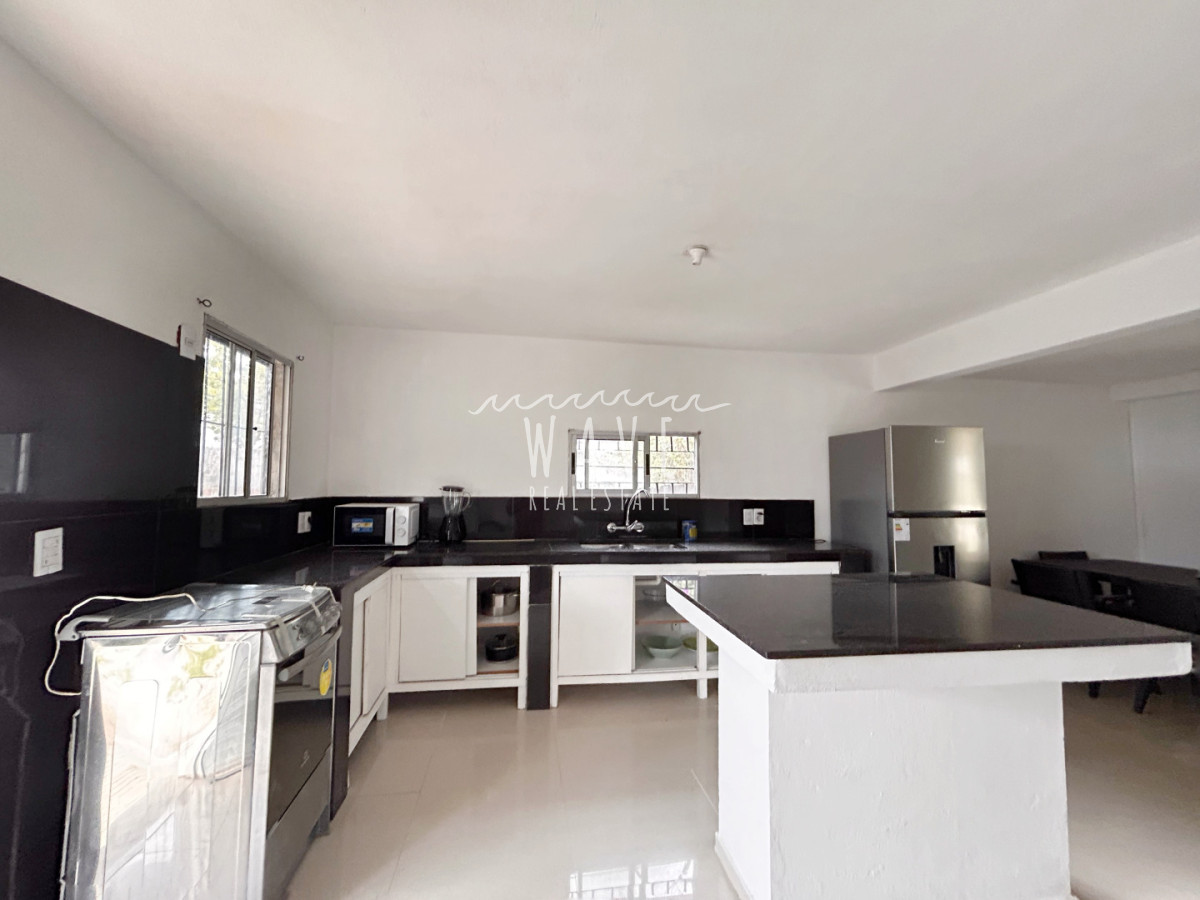 Casa ID.5217 - Casa en Venta en El Tesoro, excelente ubicación 
