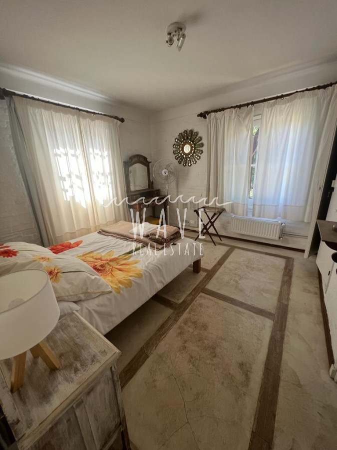 Casa ID.1541 - Montoya, 5 dormitorios, amplia, cercada, muy segura. Piscina, parrillero. Ideal familias numerosas.