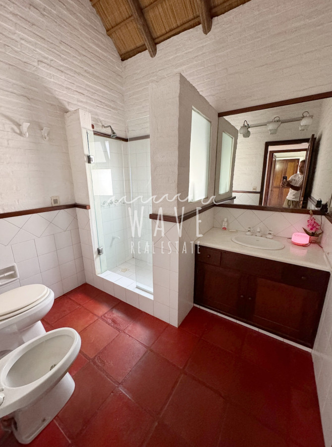 Casa ID.4052 - Venta de hermoso chalet, con 3 dormitorios en Montoya